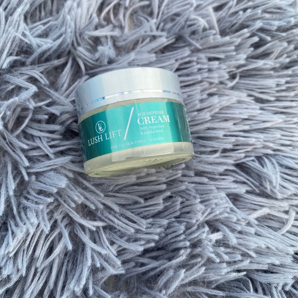 lush lift age defense cream